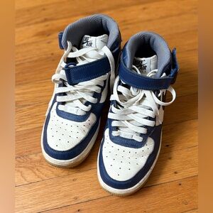 Nike Air Force 1 High for big kids